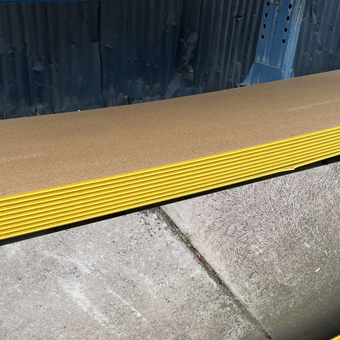 FLOORING Yellow Tongue Particle Board 3.6m x 800 x 19 51 Tile